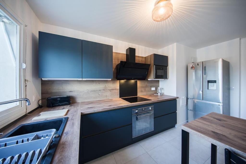 Appartement Elegance Et Confort- Videoprojecteur Tours-parking Tours