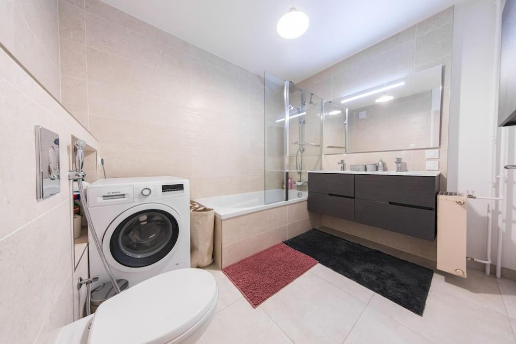 Appartement Elegance Et Confort- Videoprojecteur Tours-parking Tours