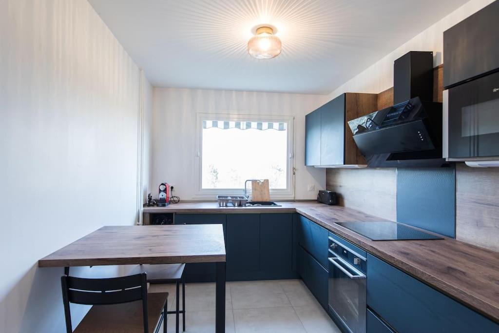 Elegance Et Confort- Videoprojecteur Tours-parking Appartement